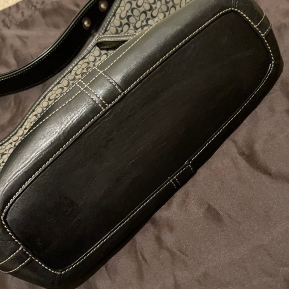 Beautiful mini C genuine Coach purse in excellent new condition - Picture 1 of 4
